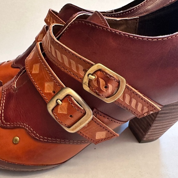 Elite Corkys Women’s Size 8 Vintage Look Marigold Double Strap Leather Shootie - Picture 8 of 11